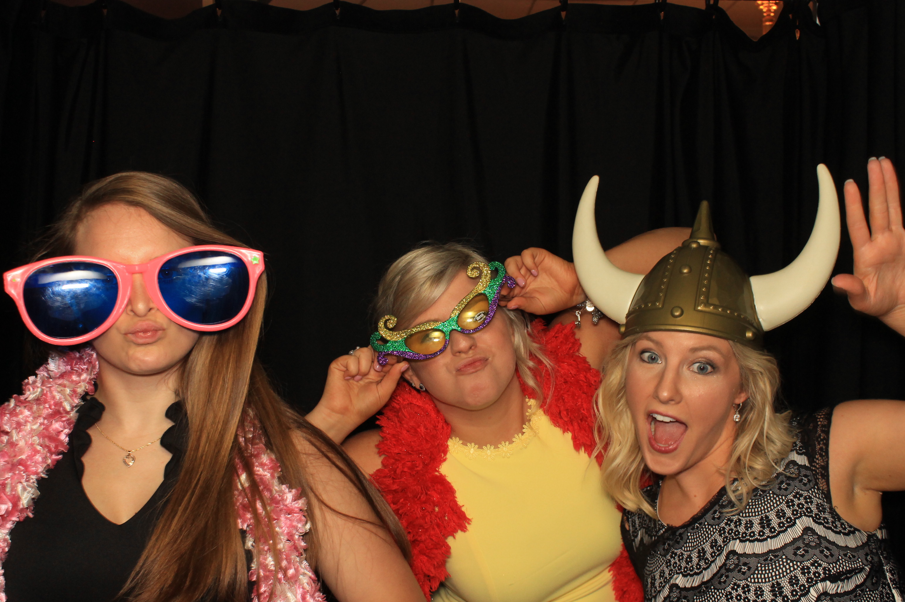 Meredith and Doug Wedding | View more photos from the event at gallery.photoboothcincy.com/u/PhotoBoothCincy/Meredith-and-Doug-Wedding